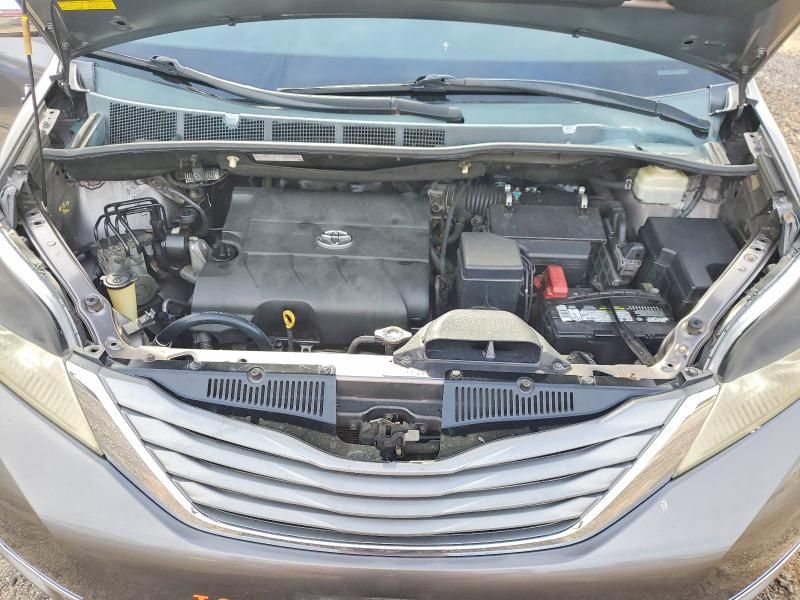2013 Toyota Sienna xle