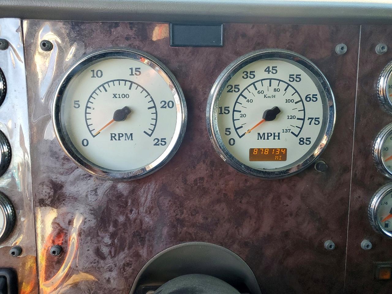 2006 International 9400I Semi Truck