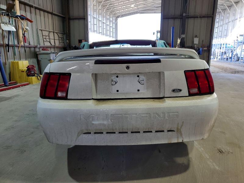2000 Ford Mustang