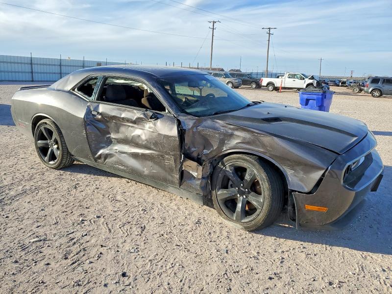2014 Dodge Challenger sxt