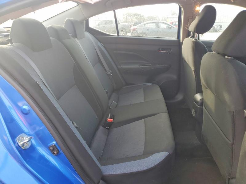2023 Nissan Versa sv