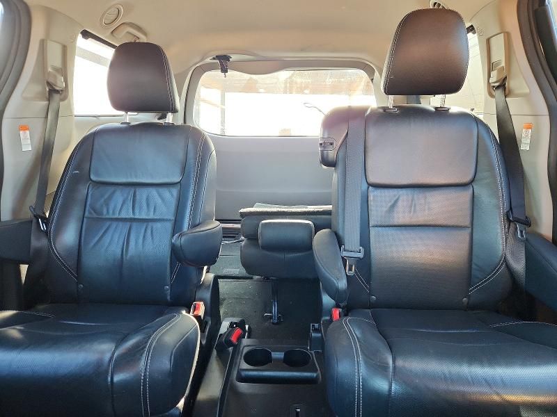 2017 Toyota Sienna se