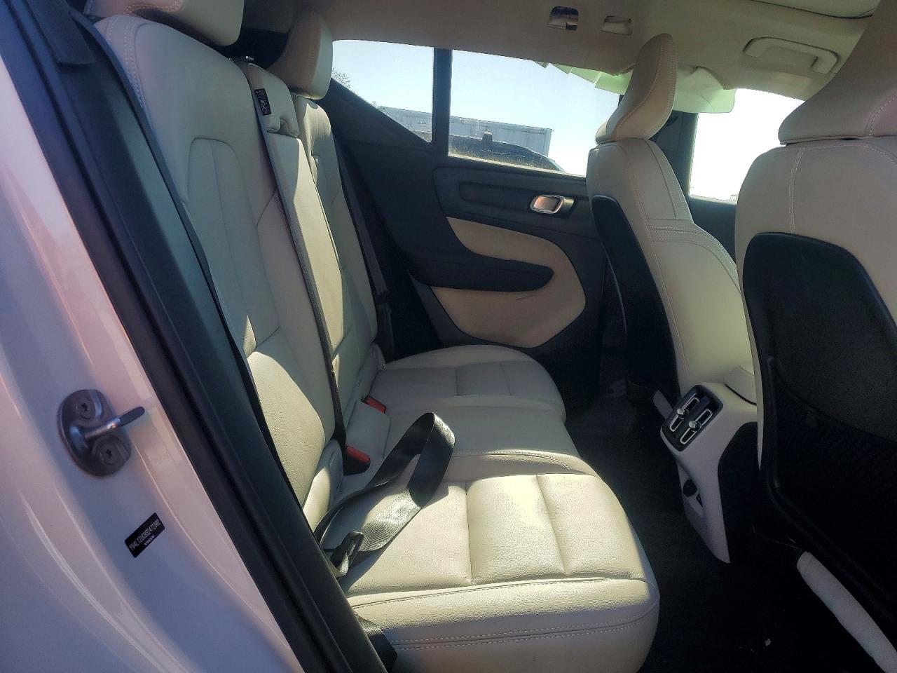 2025 Volvo Xc40 Plus