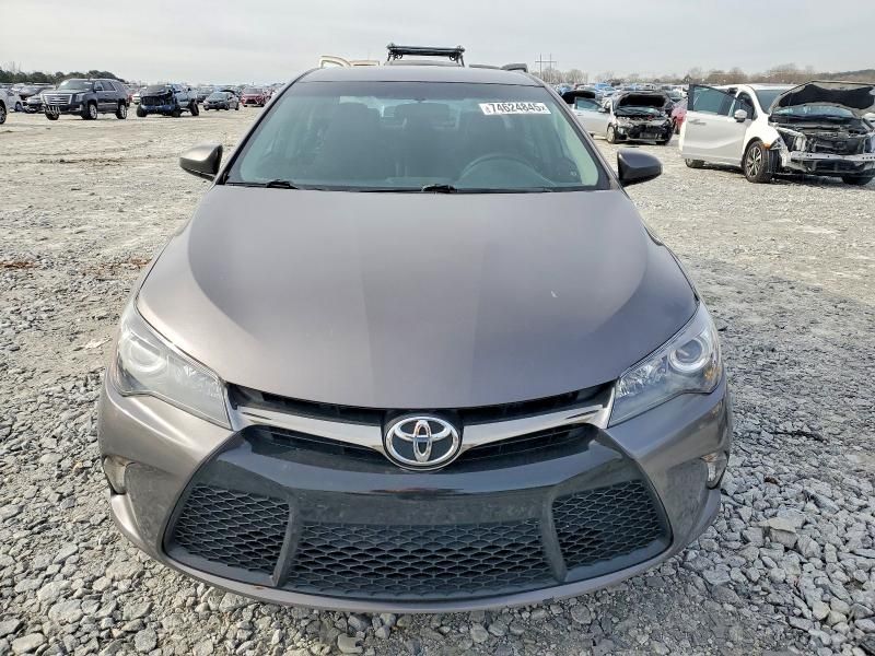 2016 Toyota Camry le