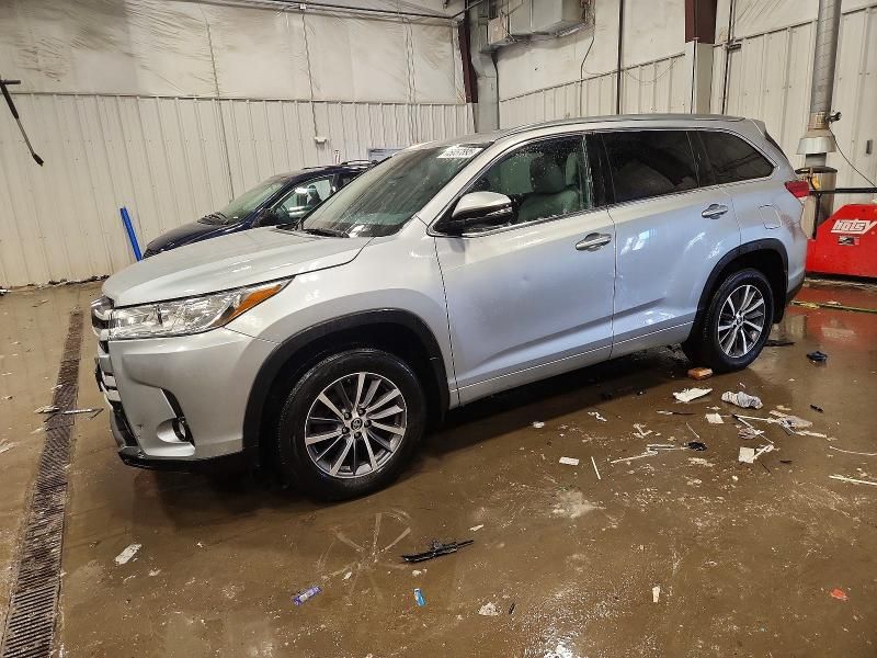 2018 Toyota Highlander se
