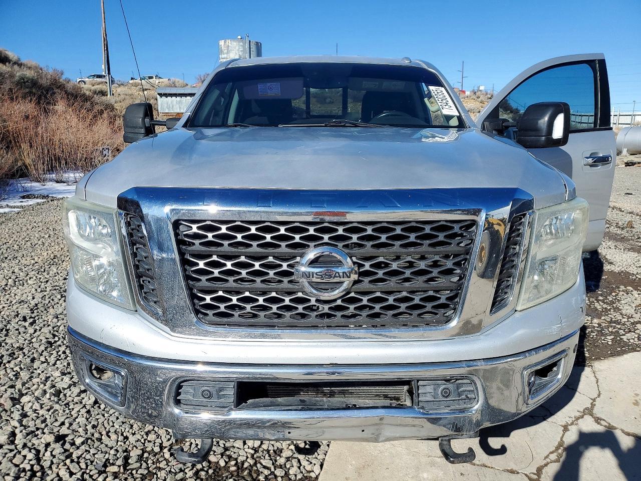 2016 Nissan Titan xd sl