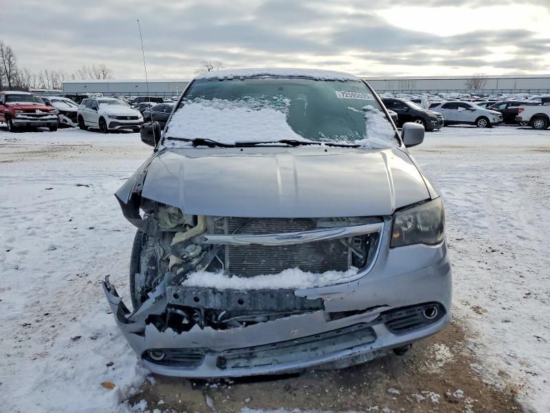 2014 Chrysler Town & Country s