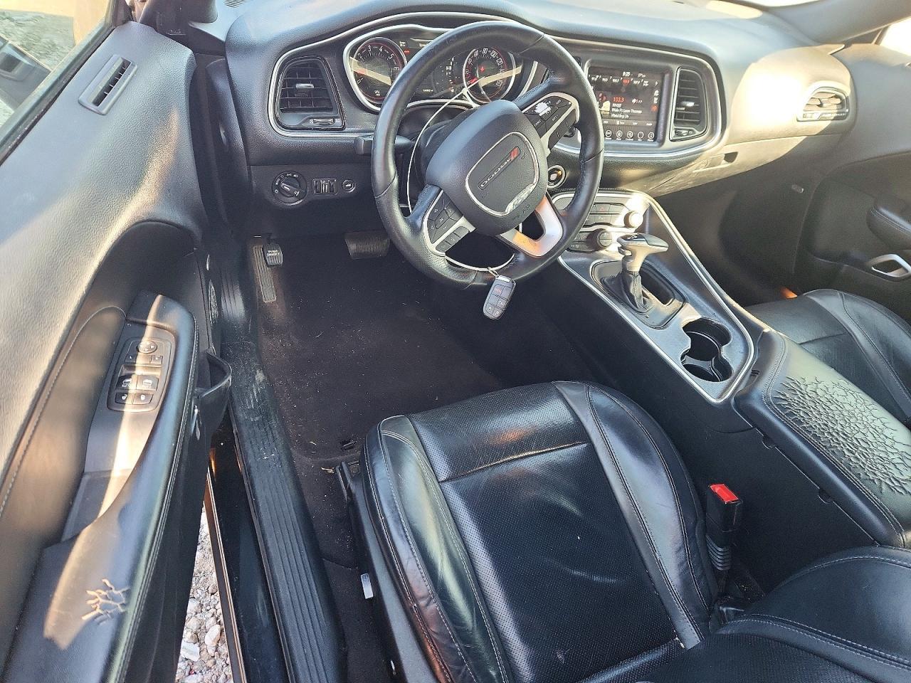 2017 Dodge Challenger sxt