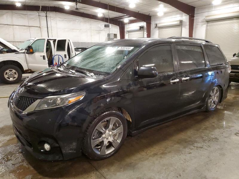 2015 Toyota Sienna Sport