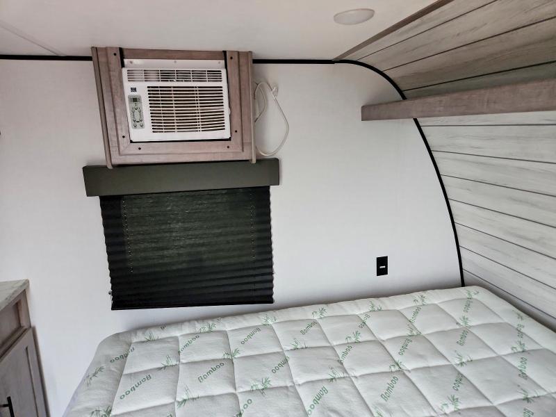 2024 Coleman Lantern lt