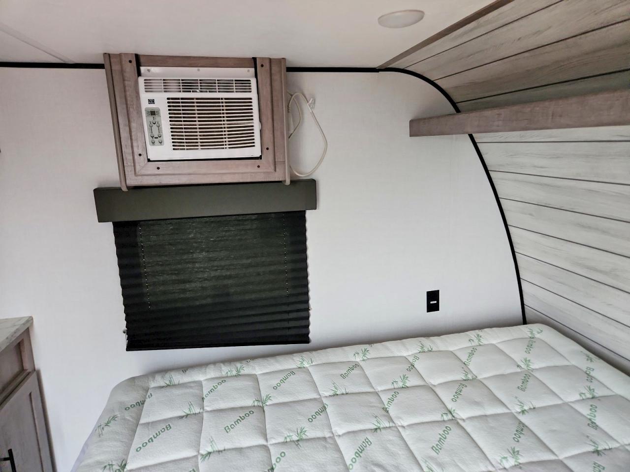 2024 Coleman Lantern lt