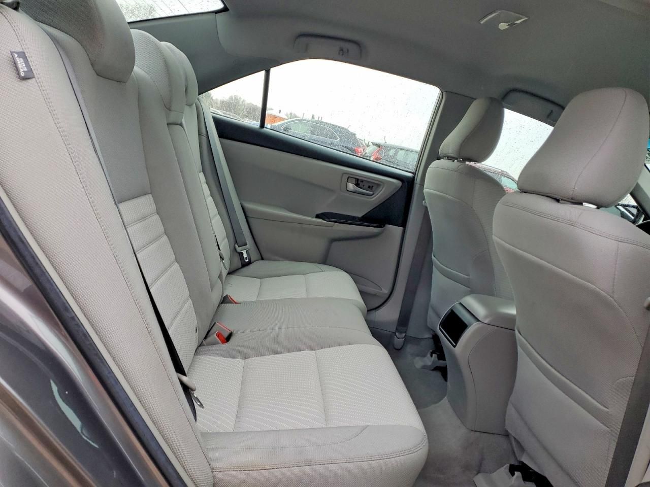 2016 Toyota Camry le