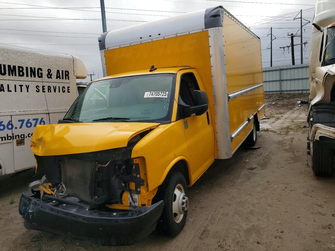 2022 GMC Savana CUT-BOX Truck