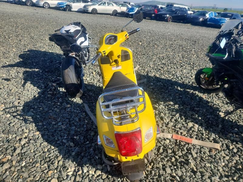 2018 Vespa GTS/SEI Giorni