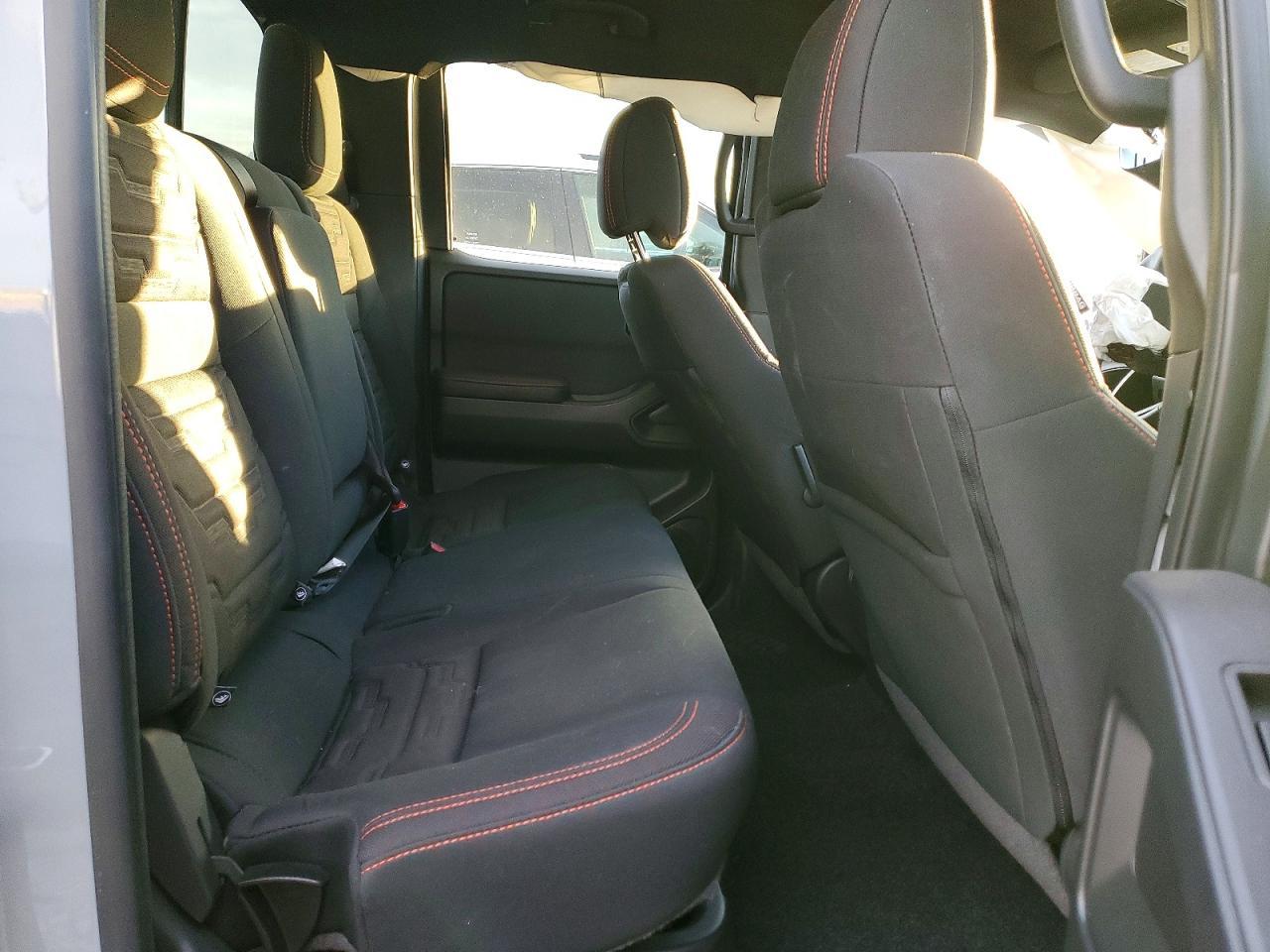 2023 Nissan Frontier s