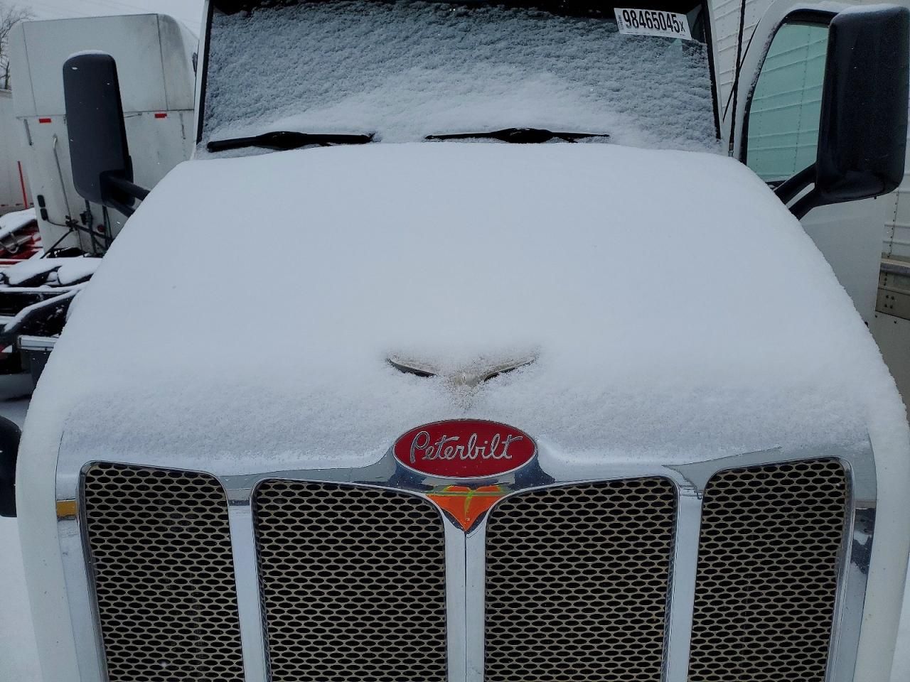 2018 Peterbilt 579 Semi Truck