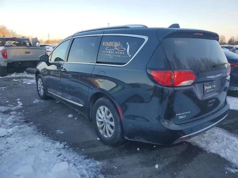 2019 Chrysler Pacifica Touring l