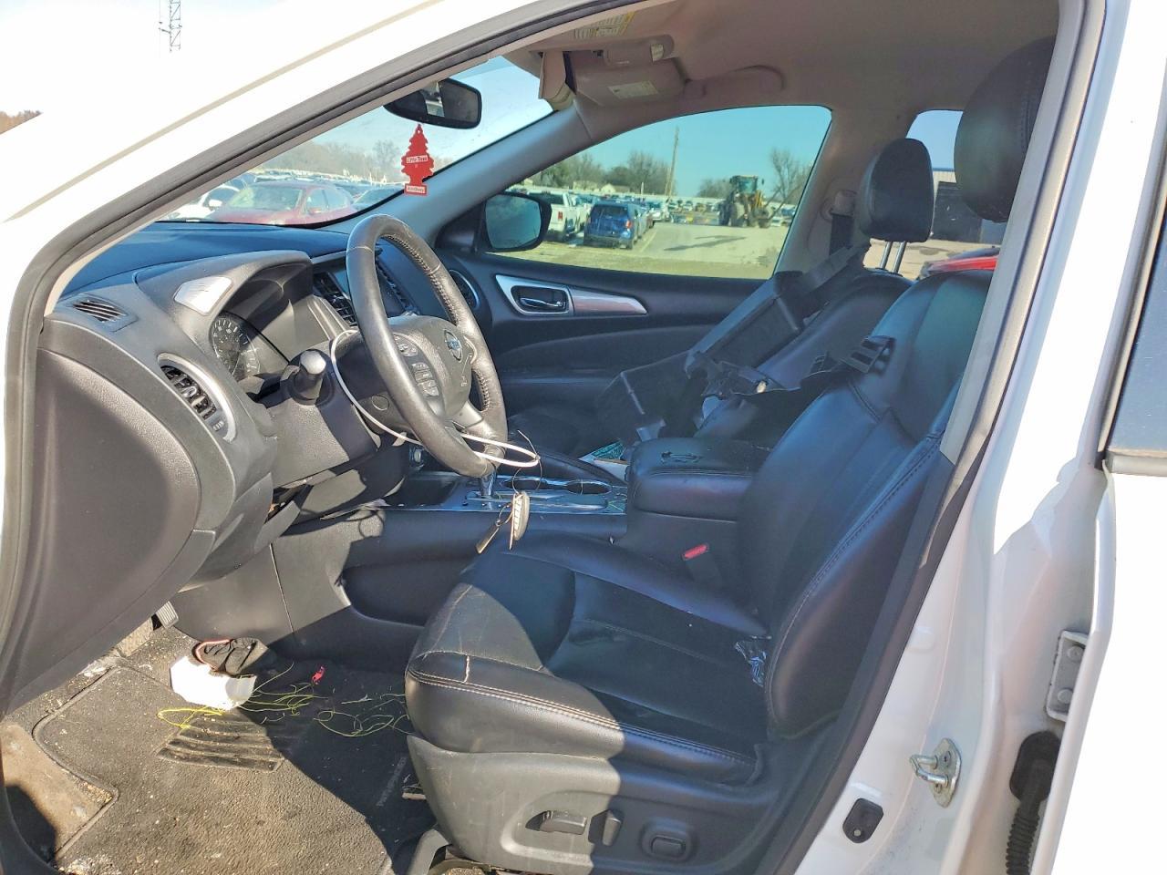 2019 Nissan Pathfinder s