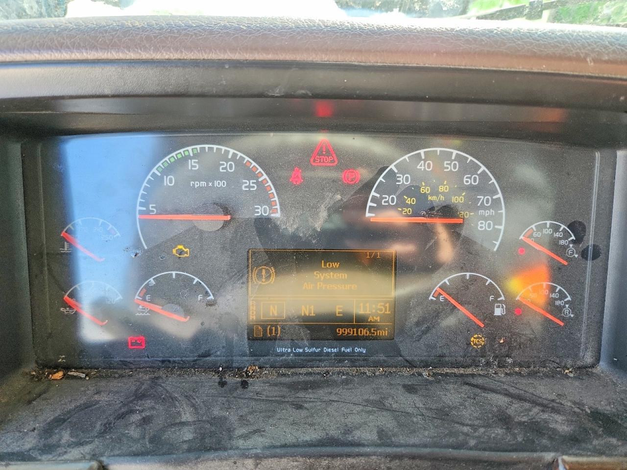 2016 Volvo VNL Semi Truck