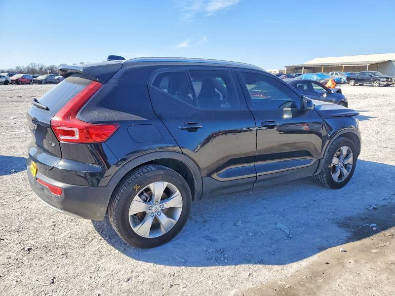 2021 Volvo Xc40 T5 Momentum