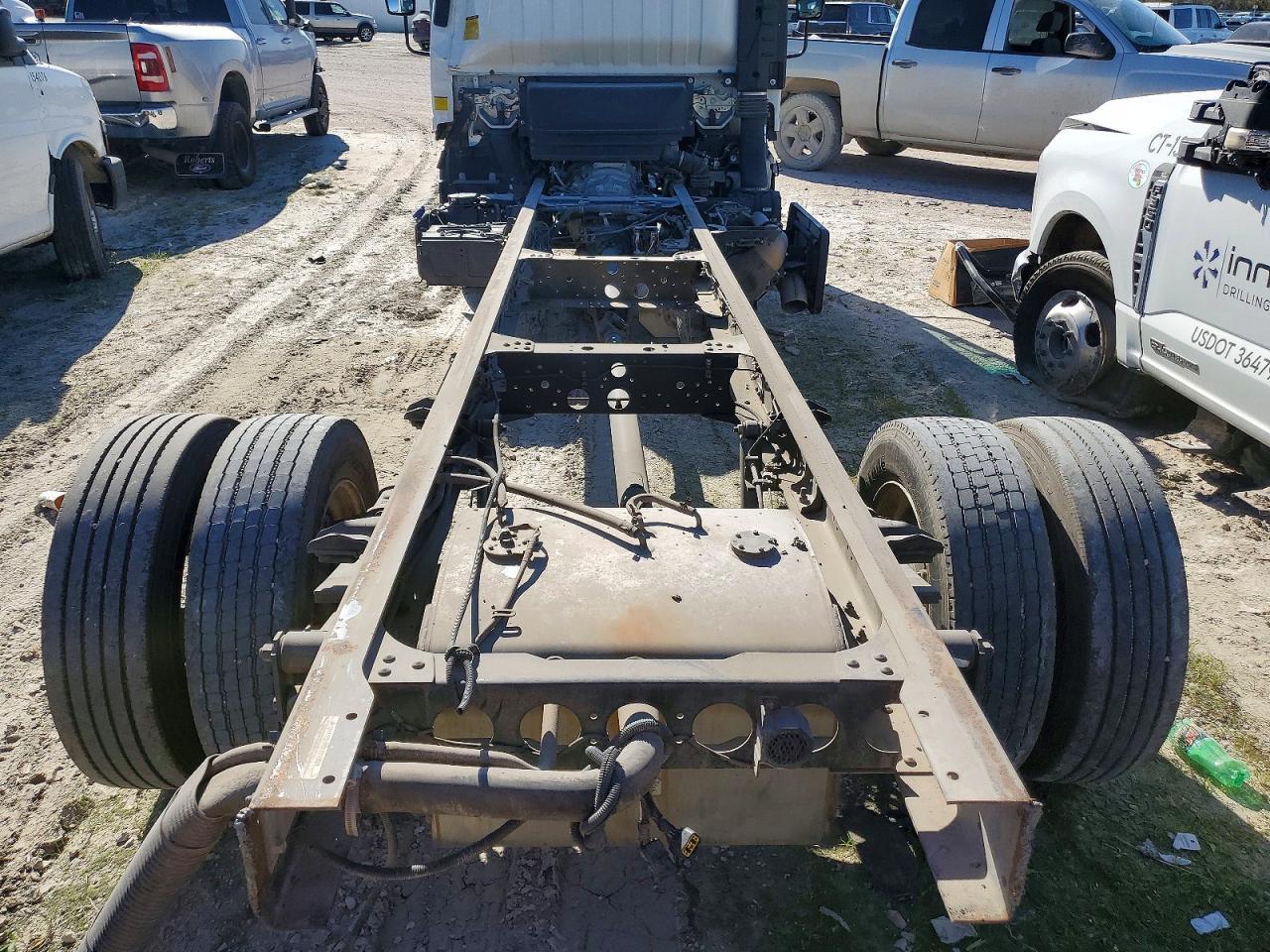 2024 Isuzu NRR Truck Cab AND Chassis