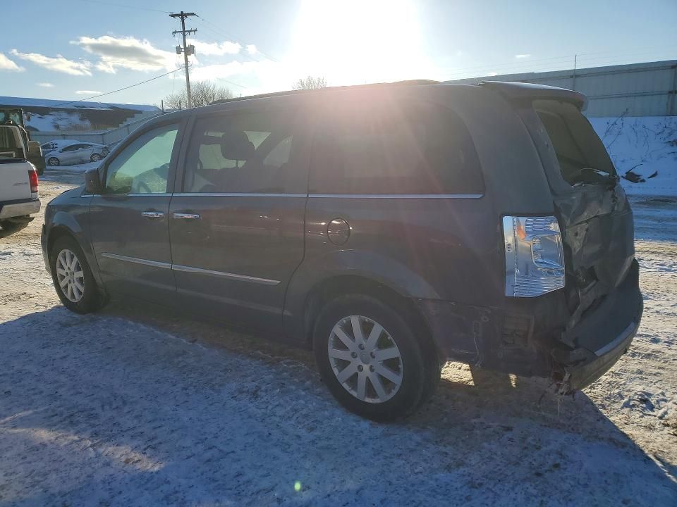 2016 Chrysler Town & Country Touring