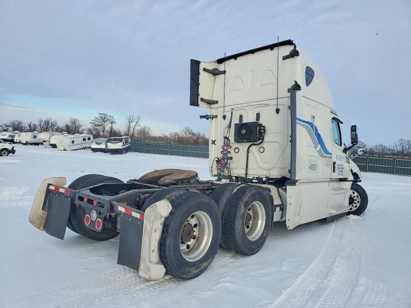 2019 Freightliner Cascadia 1-Semi Truck