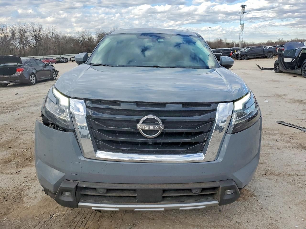 2022 Nissan Pathfinder Platinum