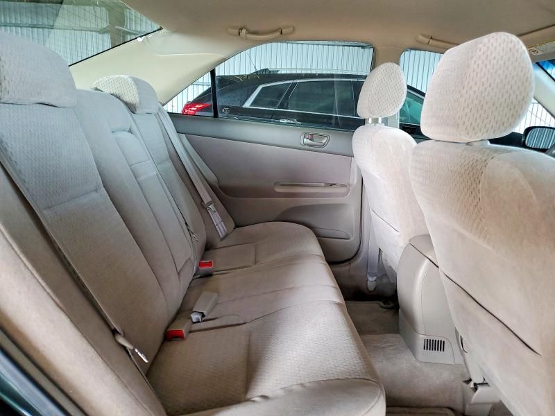 2002 Toyota Camry le