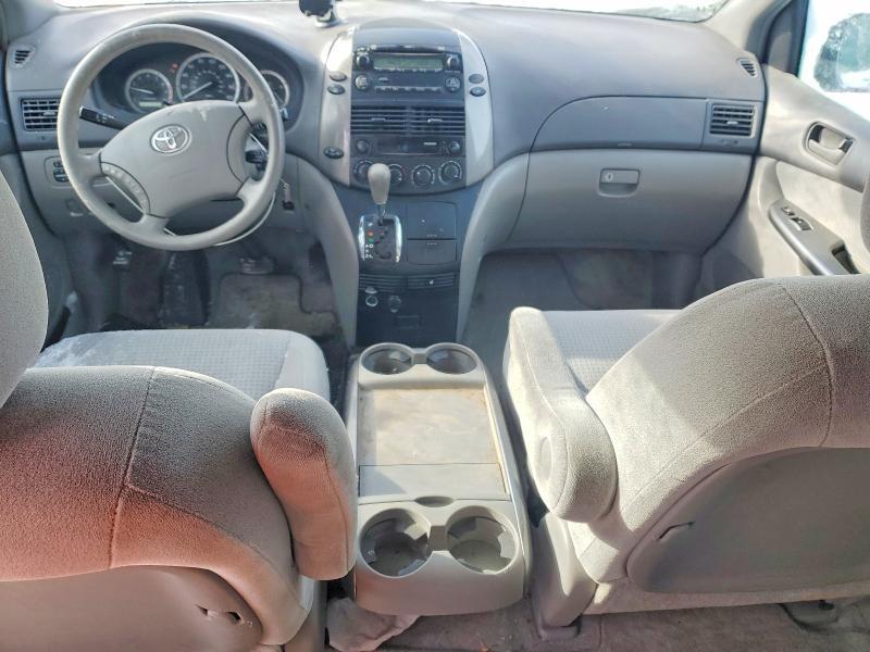 2010 Toyota Sienna ce
