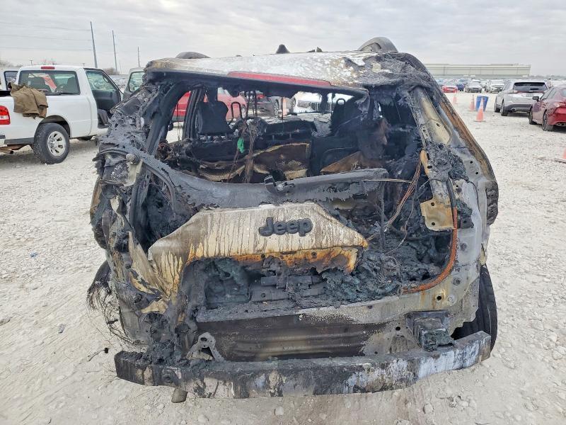 2023 Jeep Cherokee Altitude lux