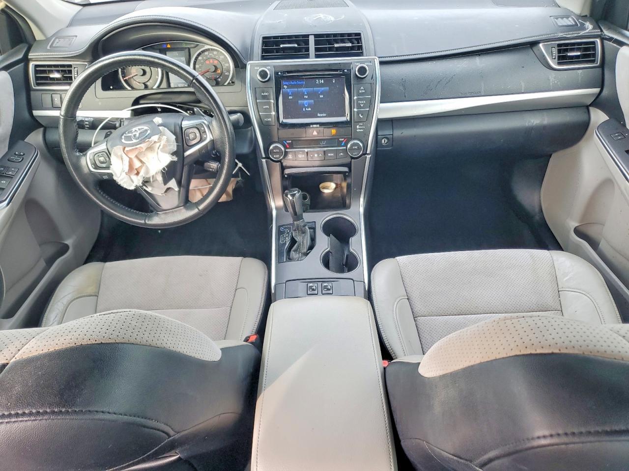 2016 Toyota Camry le