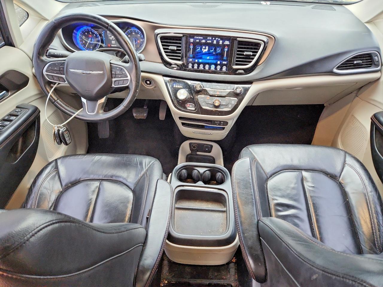 2017 Chrysler Pacifica Touring l