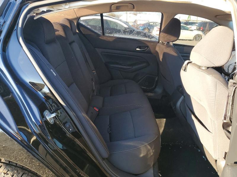 2019 Niss Altima s