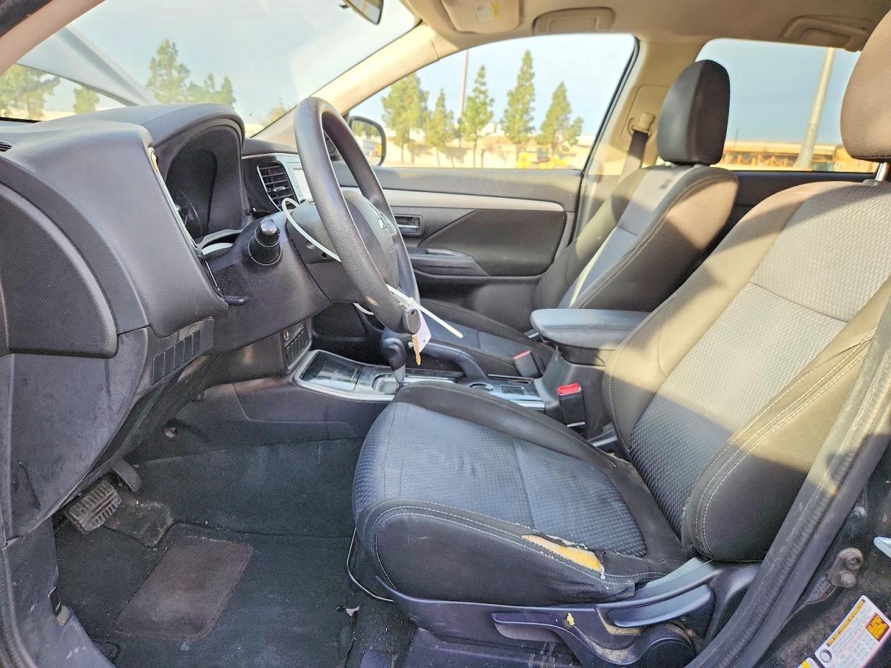 2018 Mitsubishi Outlander es