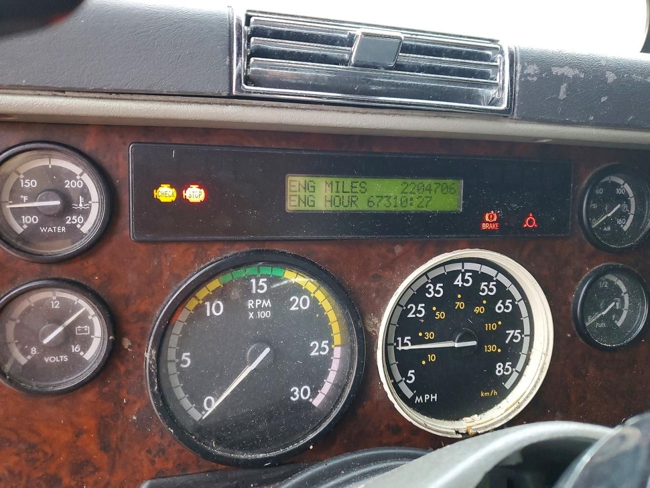 2005 Freightliner Conventional St120