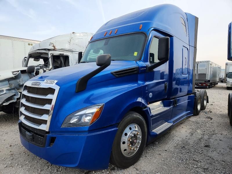 2019 Freightliner Cascadia 126 Semi Truck