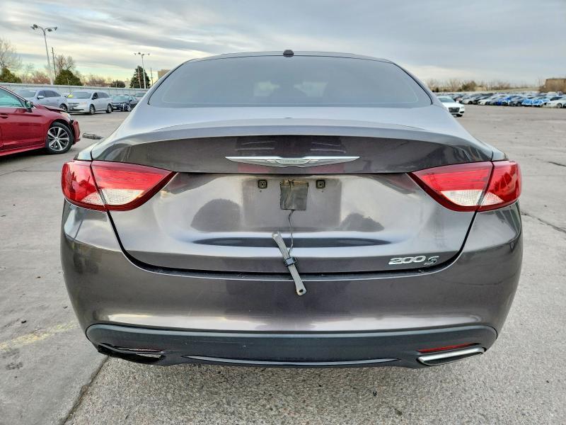 2015 Chrysler 200 s