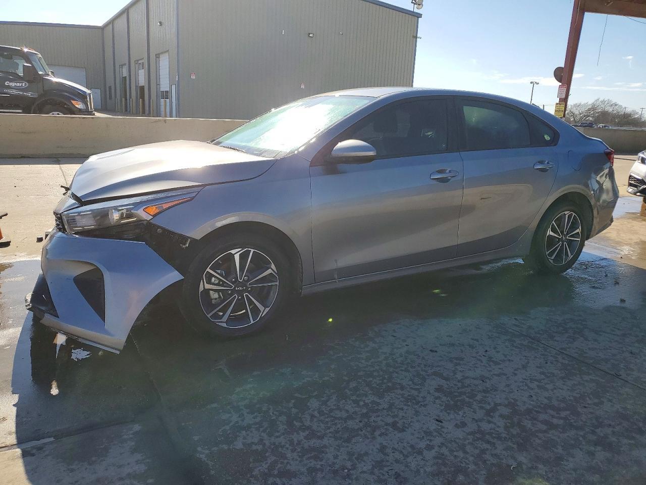 2024 KIA Forte lx