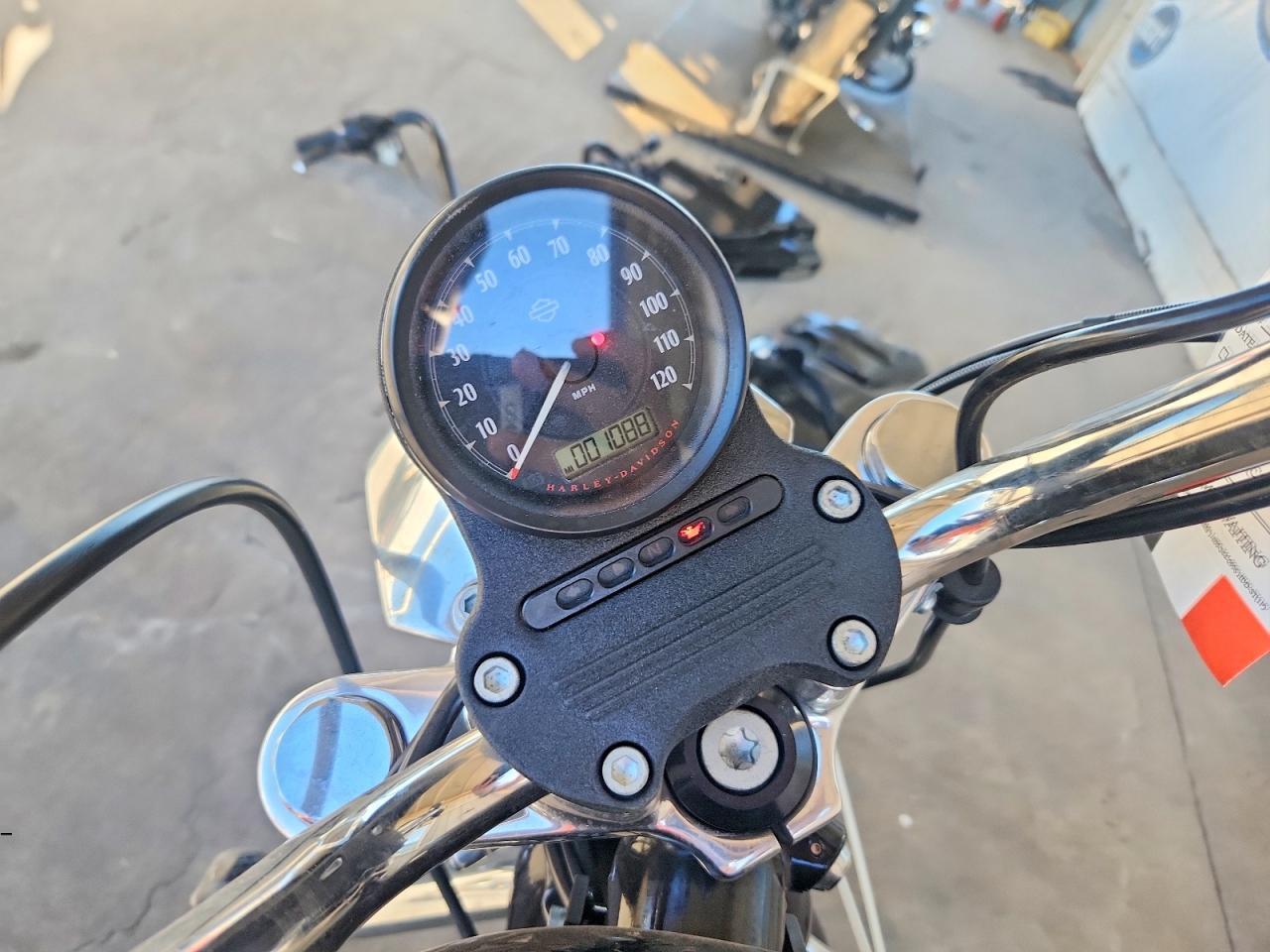 2015 Harley-Davidson XL883 Superlow