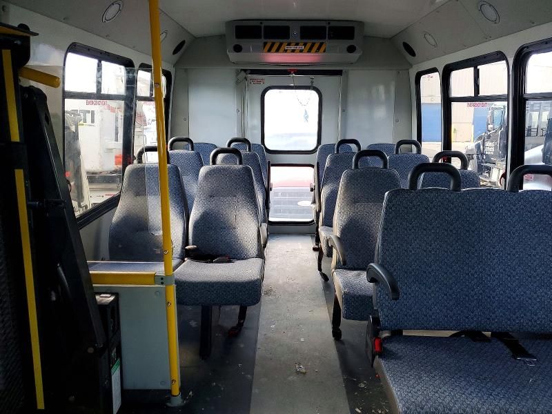 2017 Ford Econoline E350 Super Duty Cutaway van