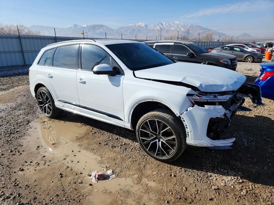 2025 Audi Q7 Premium Plus