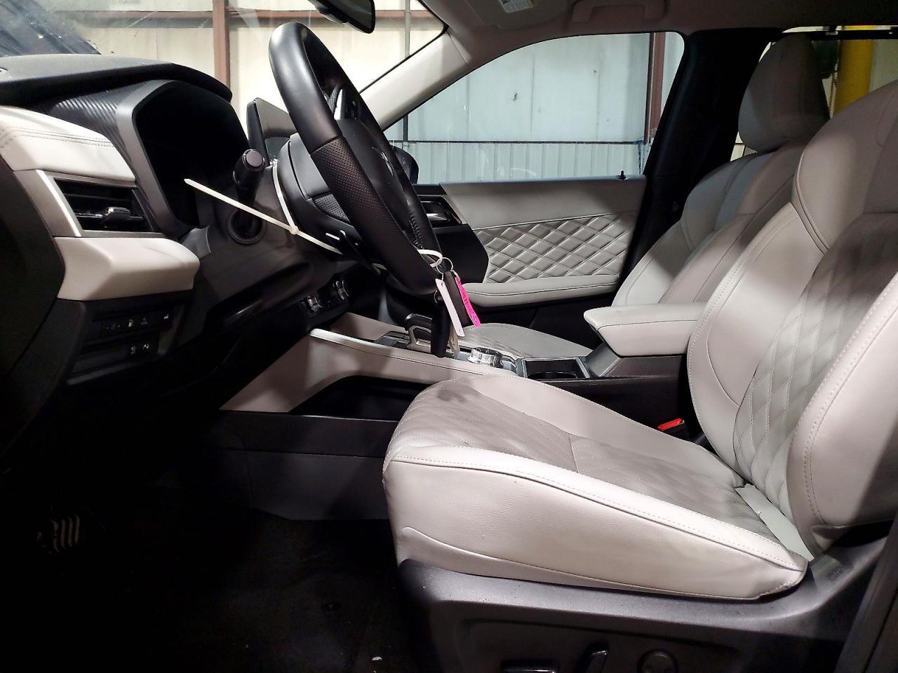 2025 Mitsubishi Outlander sel