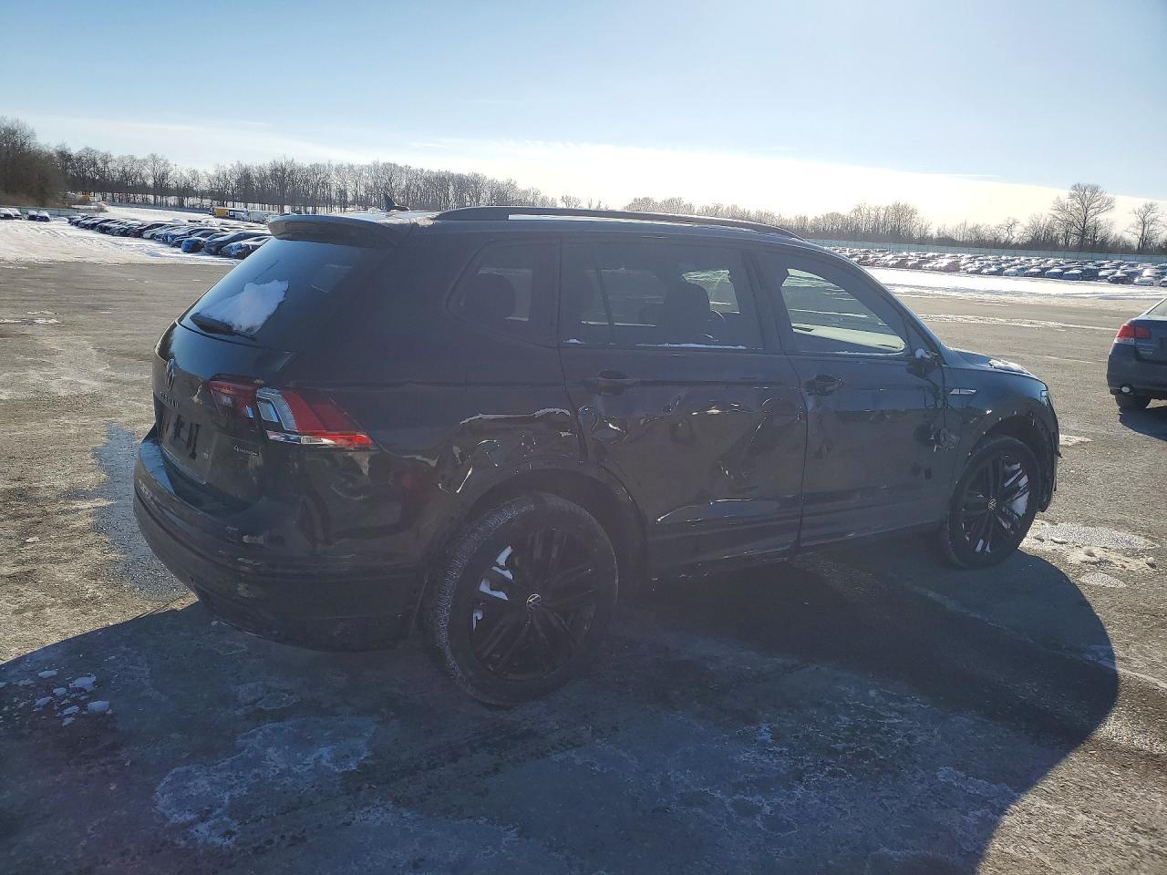 2022 Volkswagen Tiguan se R-line Black