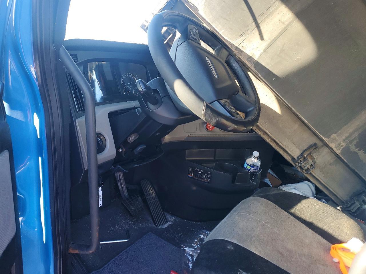 2020 Freightliner Cascadia 126