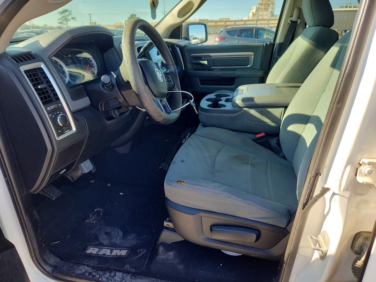 2013 Dodge Ram 1500 slt