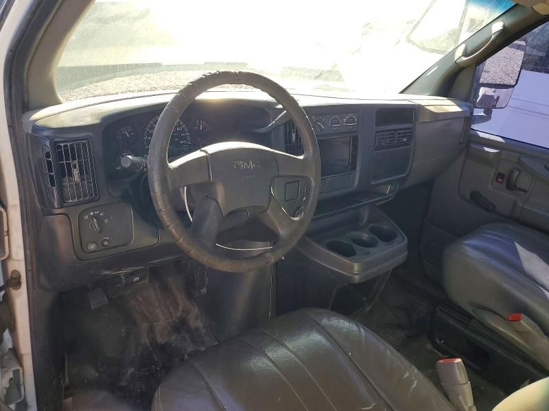 2007 GMC Savana BOX Truck