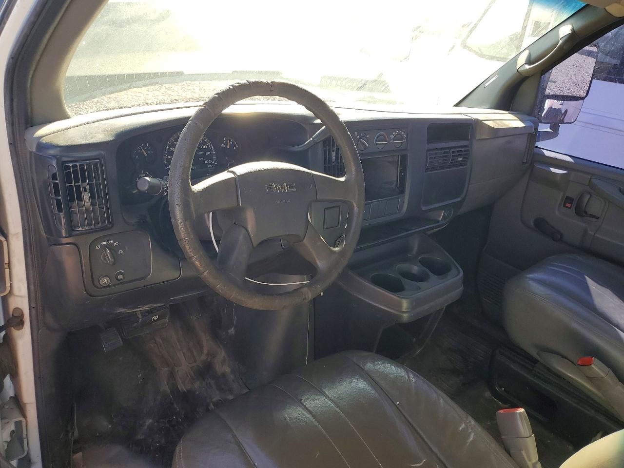 2007 GMC Savana BOX Truck