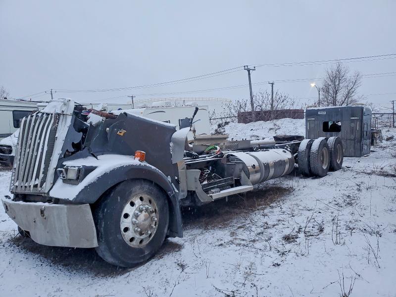 2018 Kenworth Constructi-Truck Cab AND Chassis