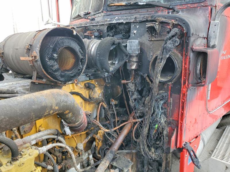 2006 Peterbilt 378 Semi Truck